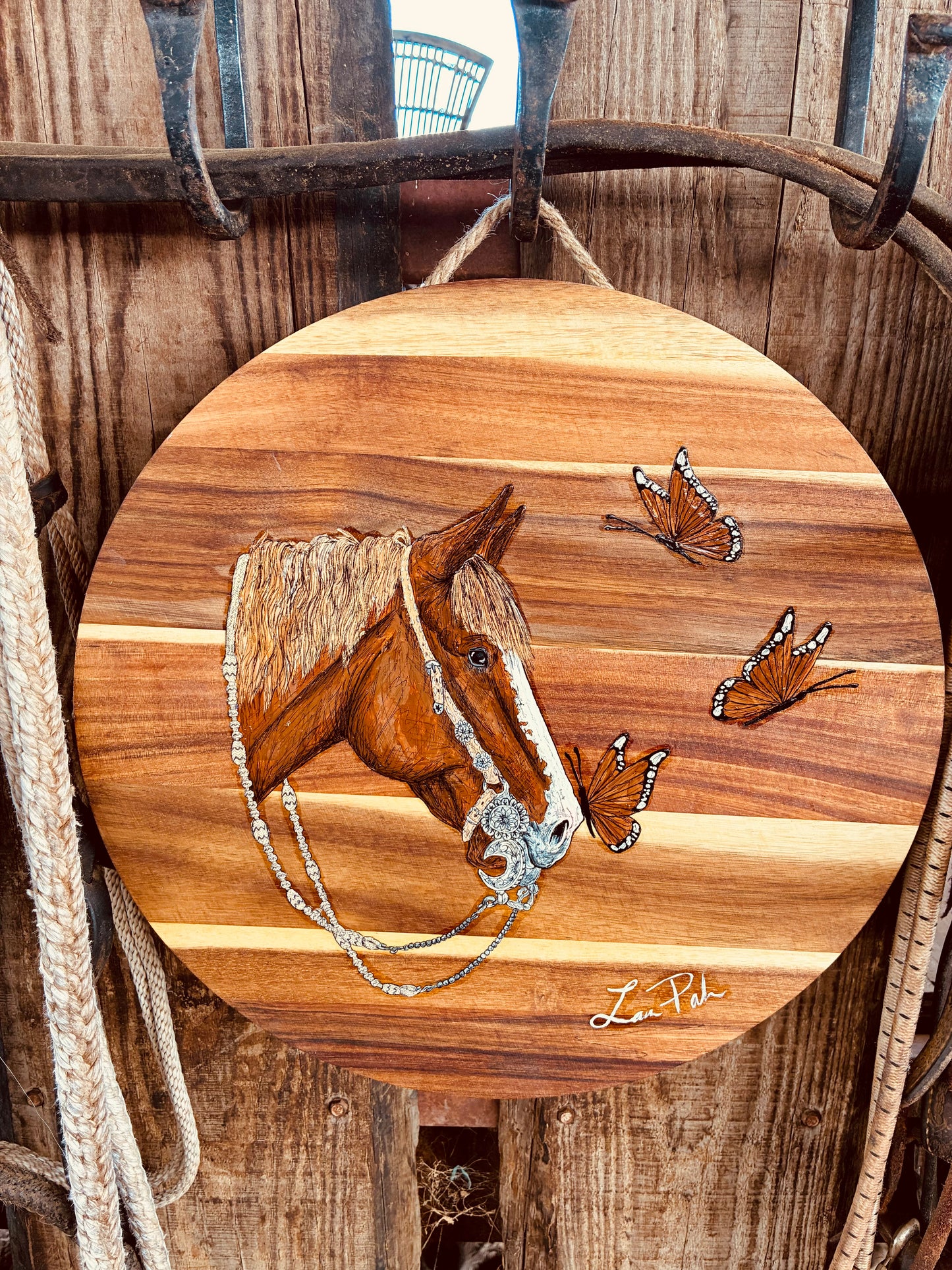 Butterfly Round Wooden Cutting Board