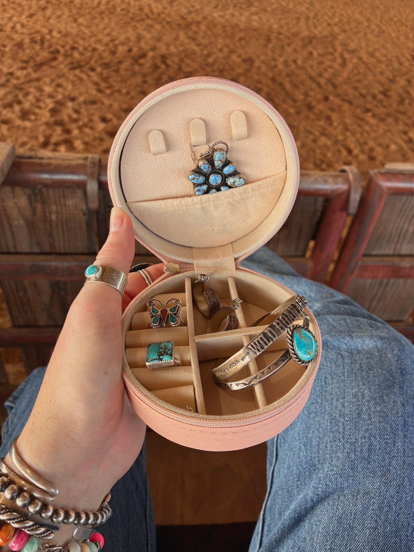 Lenore Round Mini Case