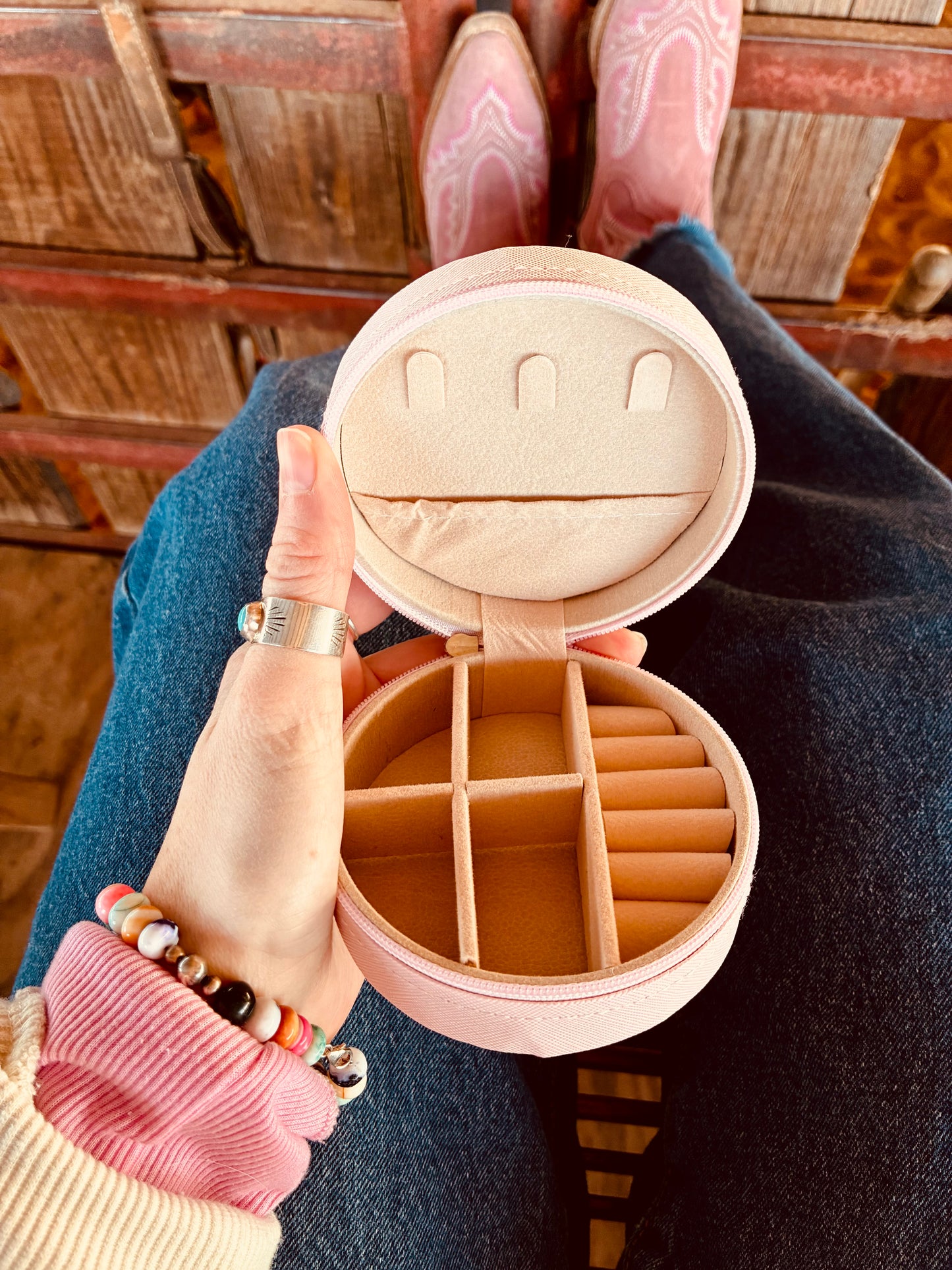 Angus Round Mini Case