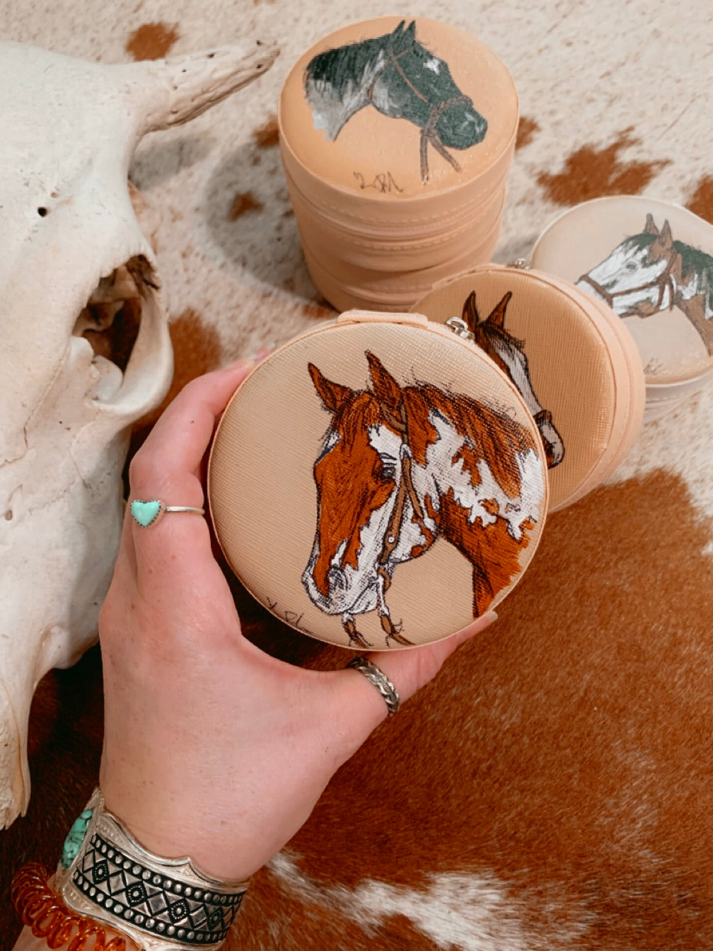 Mini Round Bella Case