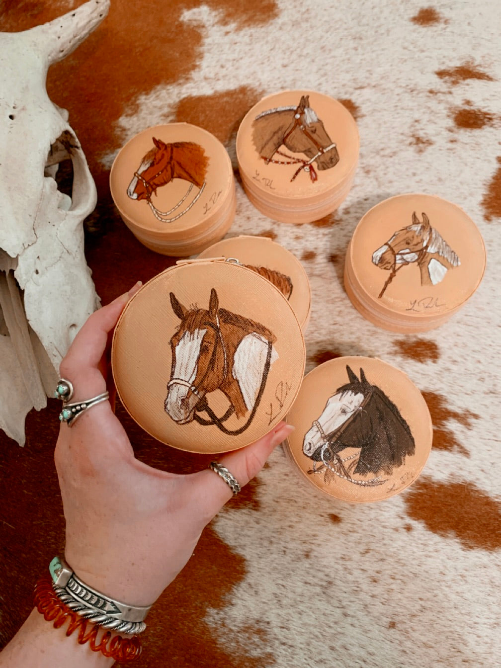 Mini Round Carmen Case