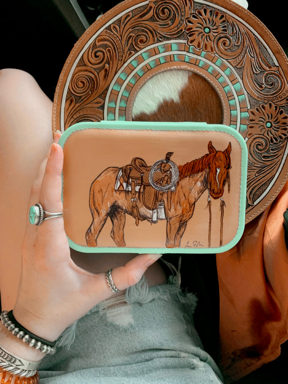 Larson Large Turquoise Case