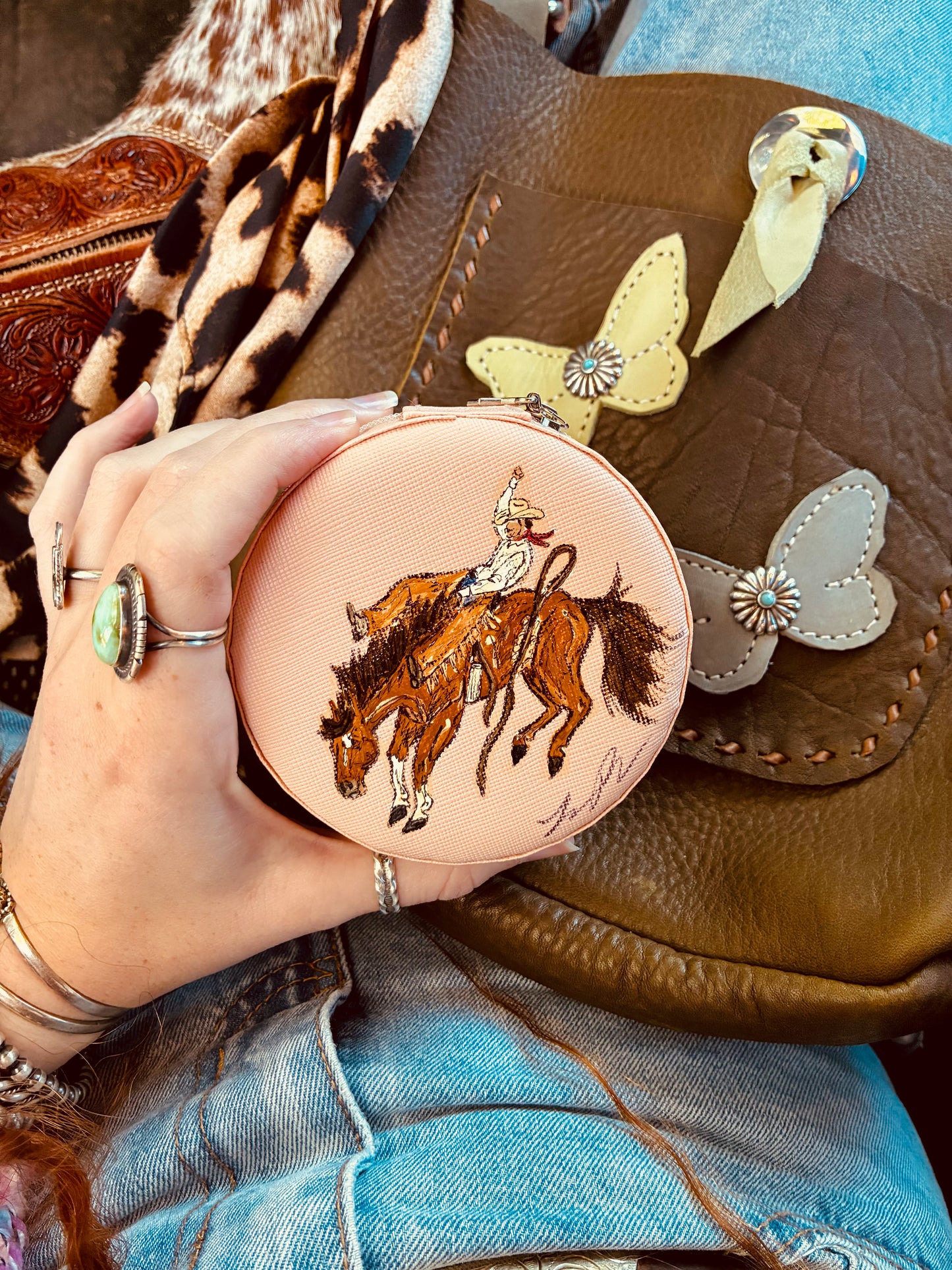 Kourt Round Mini Case