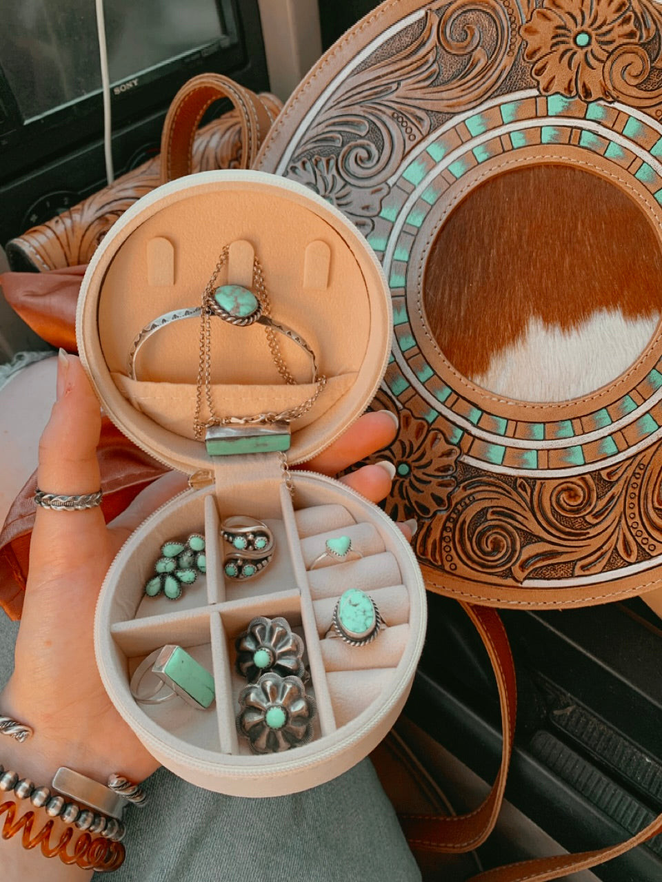 Mini Round Palomino Jewelry Case
